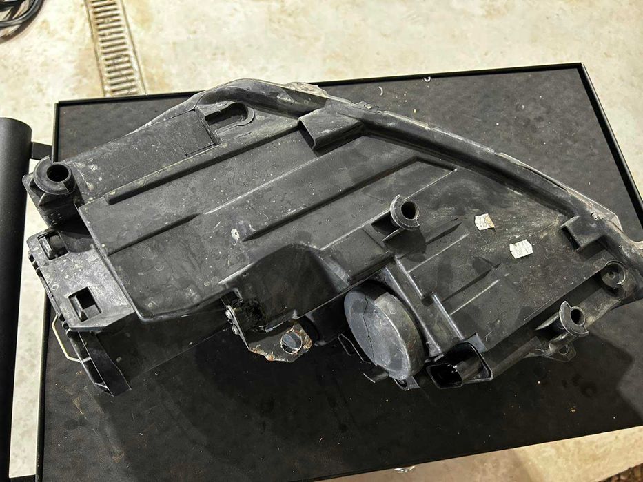 Десен фар за Голф 6