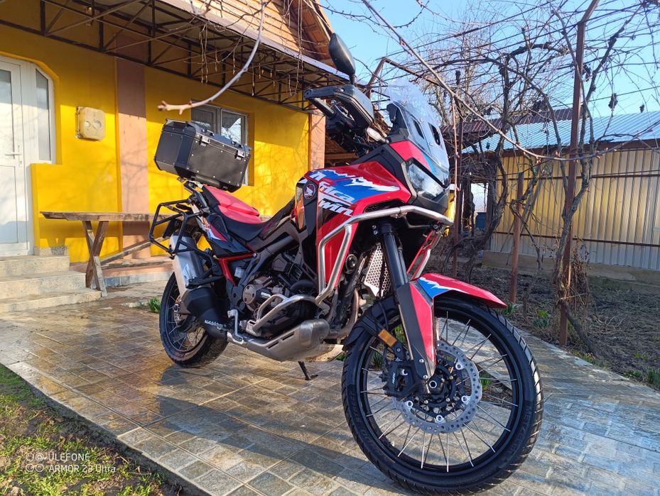 Vând CRF 1100 Africa twin DCT 2024