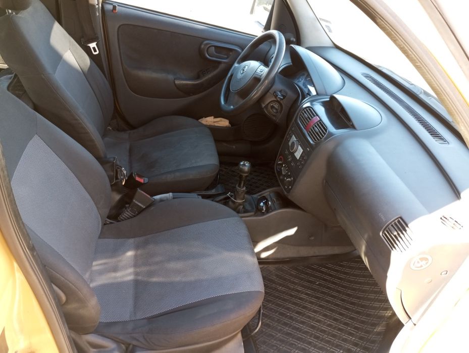 Опел комбо метан.