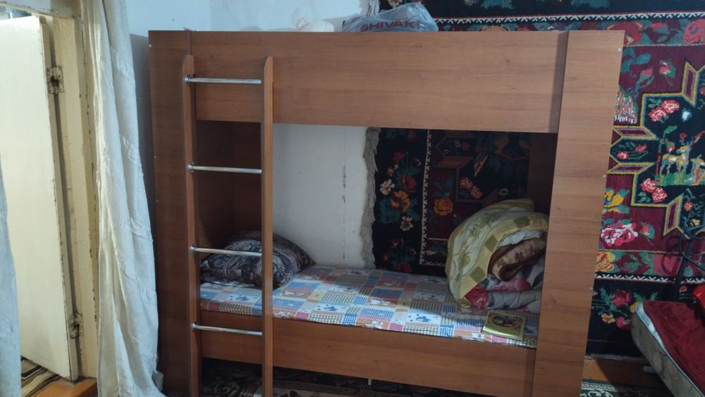 Двух ярусная детская кроватка