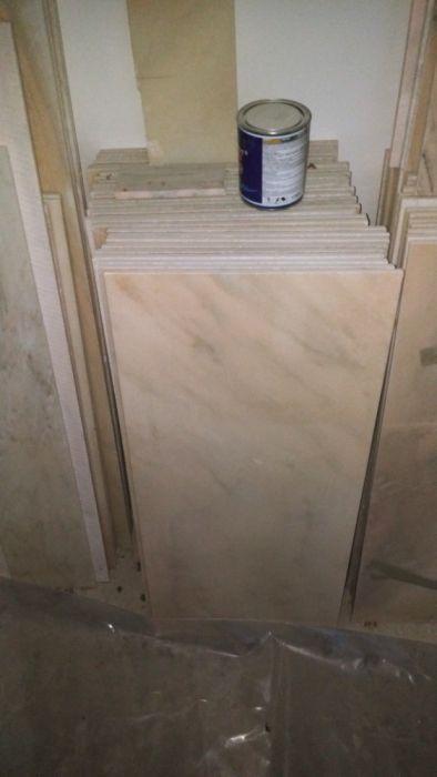 Marmura Ruschita Roz cu venaturi negre negre