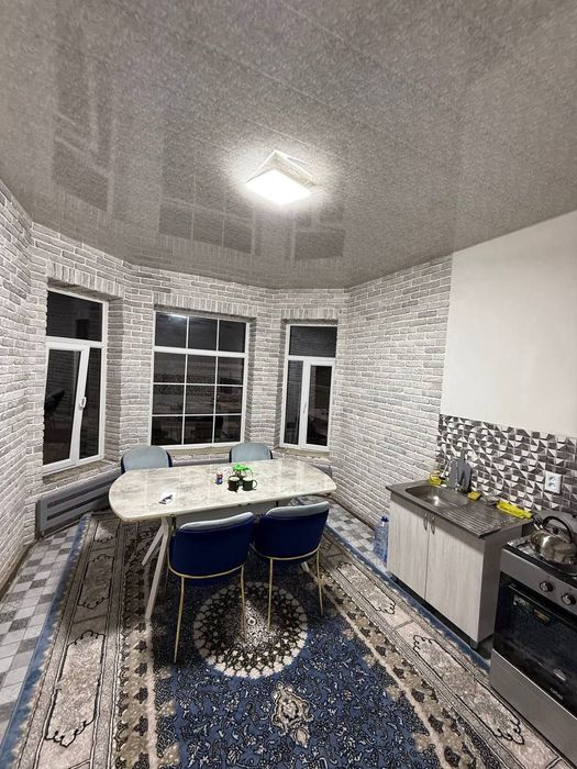 Uy sotiladi. Xovli sotiladi. Dom sotiladi