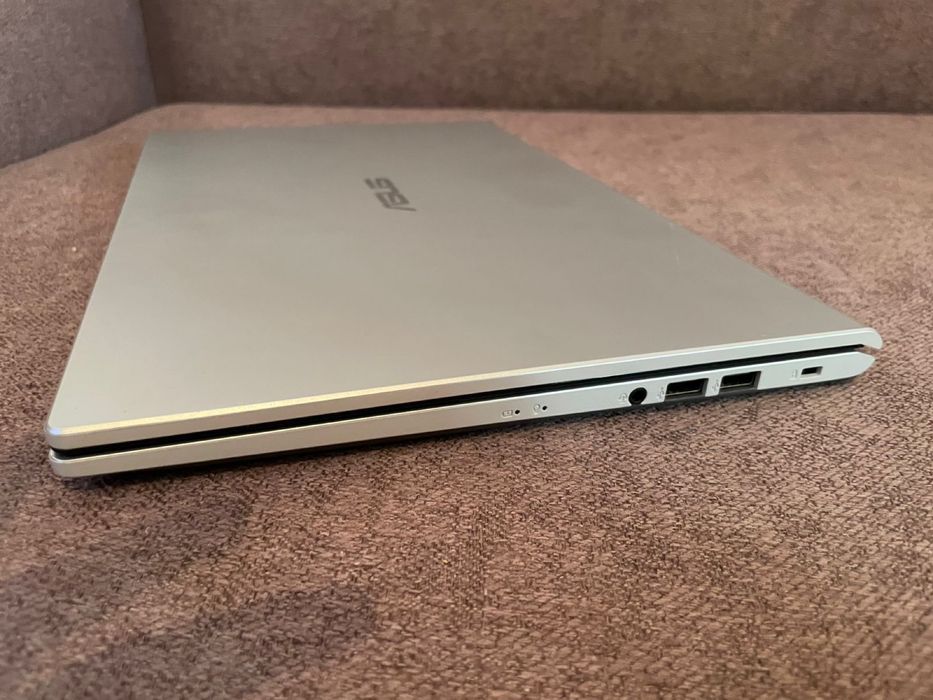 Продам срочно Asus VivoBook