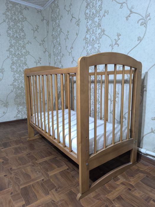 Продам детскую кроватку