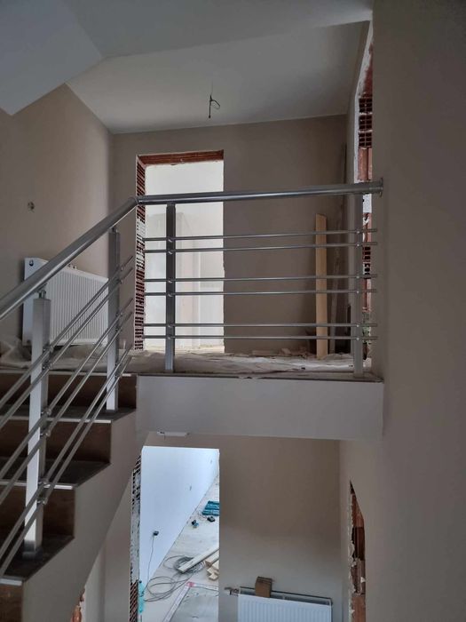 Алуминиеви и стъклени парапети