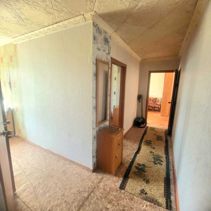 Продам 3 комнатную 4 микрорайон