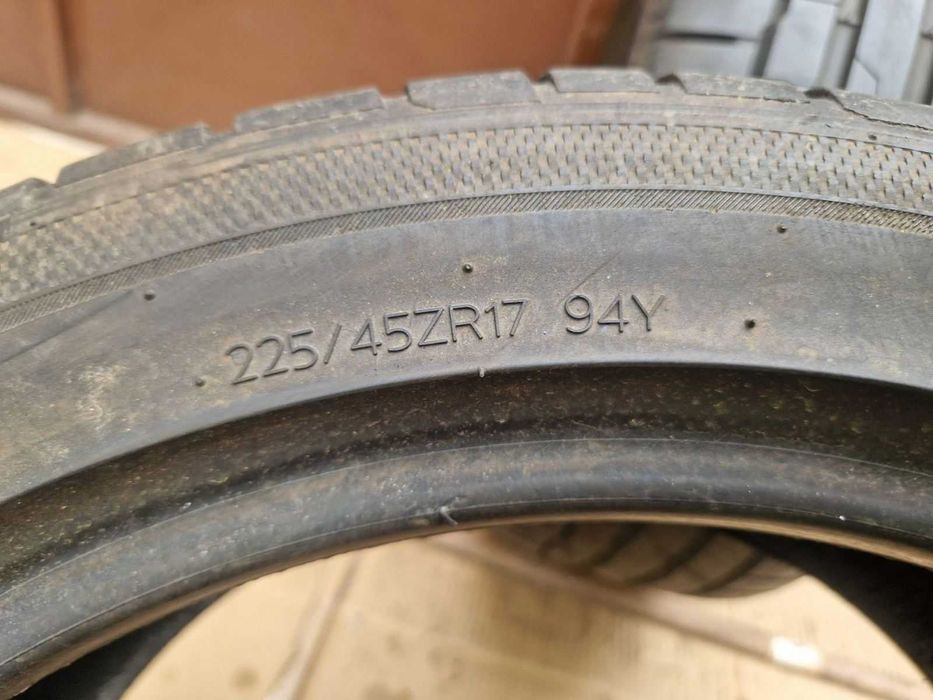 2 Hankook R17 225/45
летни гуми
DOT1420