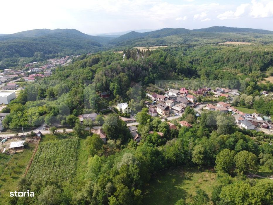 Casa de vacanta, de vanzare, cu 4 camere, 165 mp, zona Vulcana Pandele