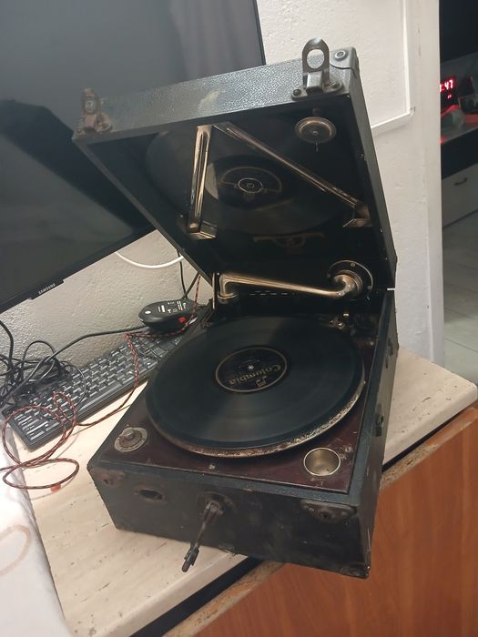 Gramofon vechi din anii 1920 1930