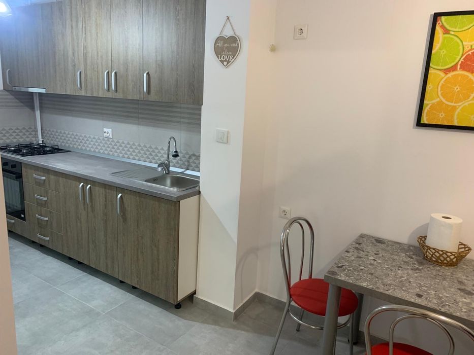 Inchiriez apartament