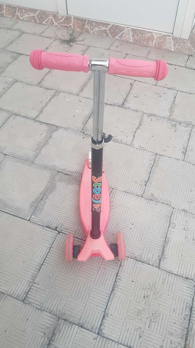 Самокат для девочки.