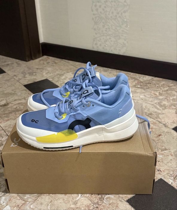 On the road кроссовки