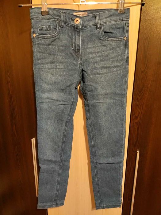 Дънки за момиче размер 140