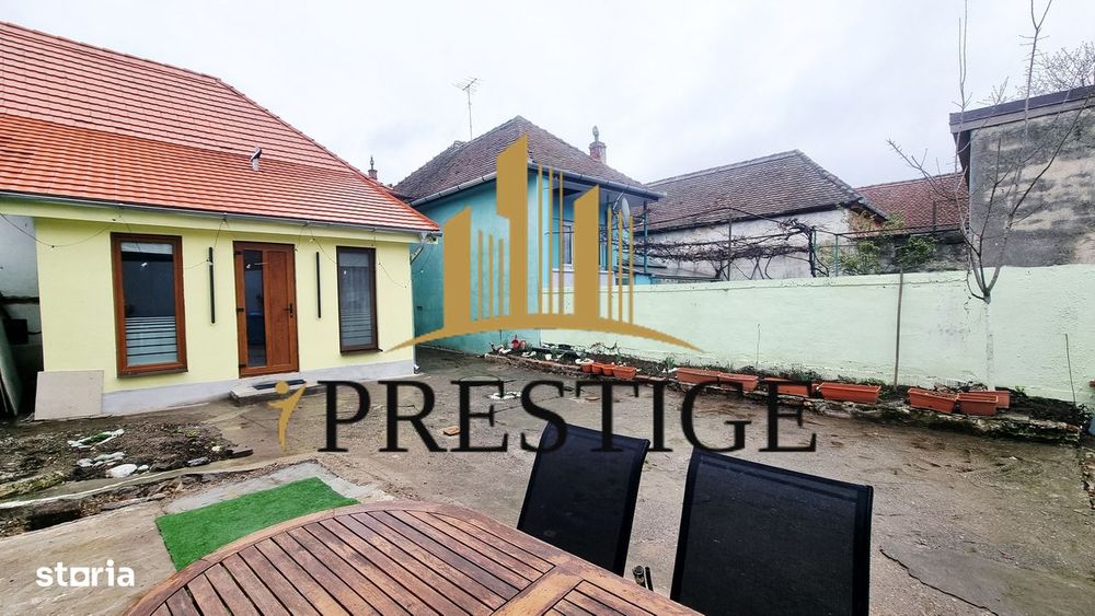 Casă 4 Camere De Vânzare În Sibiu, Singur În Curte