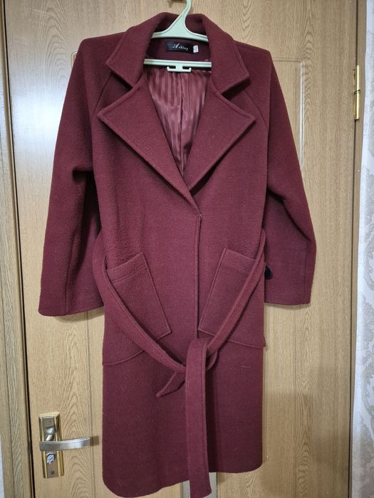Пальто бордовое за сок