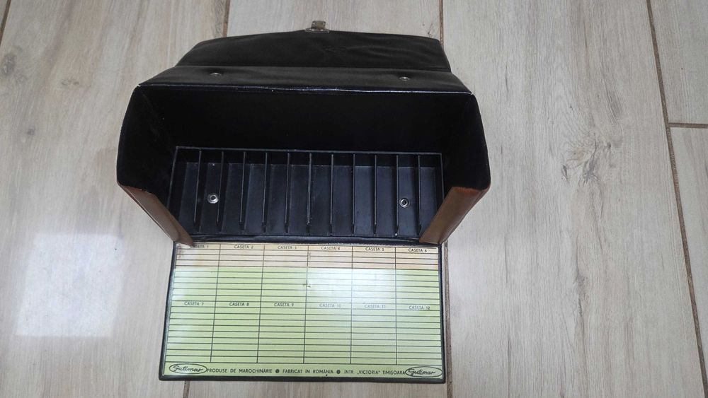 Geanta casete audio romaneasca