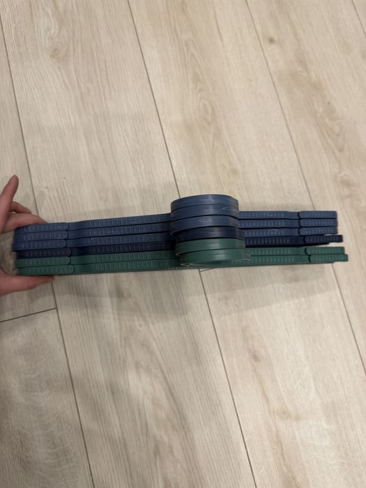 Набор вешалок много