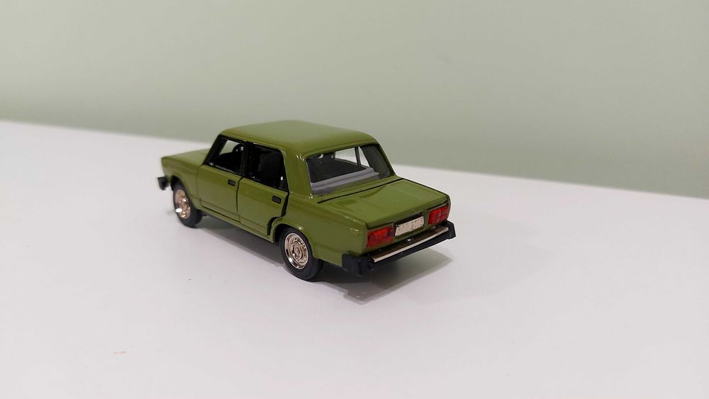ВАЗ 2105 А39 1:43 СССР