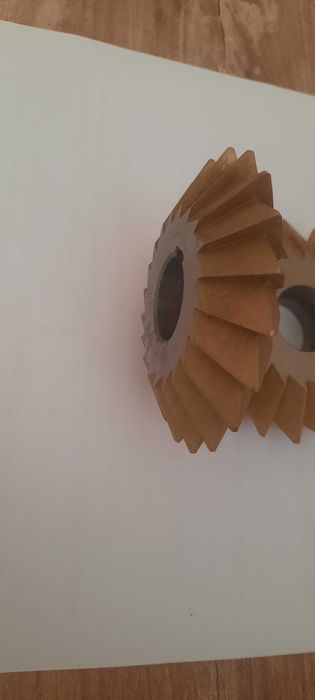 Нова двуъглова фреза 80x60° HSS-H с титаниево покритие TiN