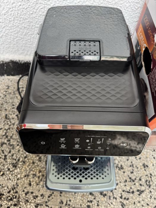 Кафеавтомат Philips 2200 EP2231/40 – Автоматична Еспресо Кафемашина!