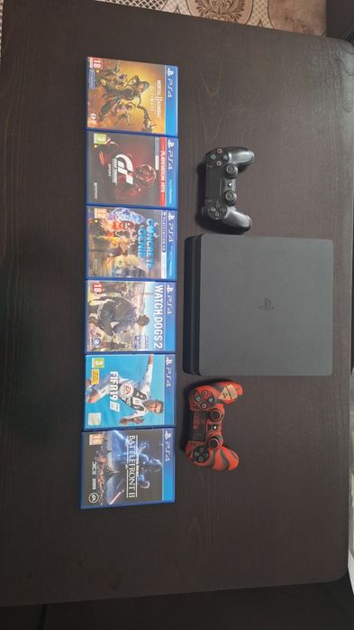 Продавам ps4 slim