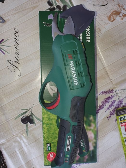 Градинска ножица PARKSIDE 4V