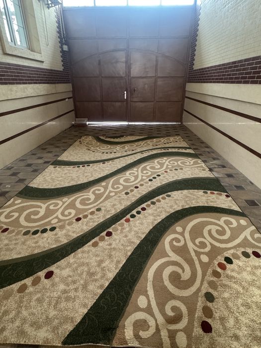 Ковер  б/у в хорошем состочнии