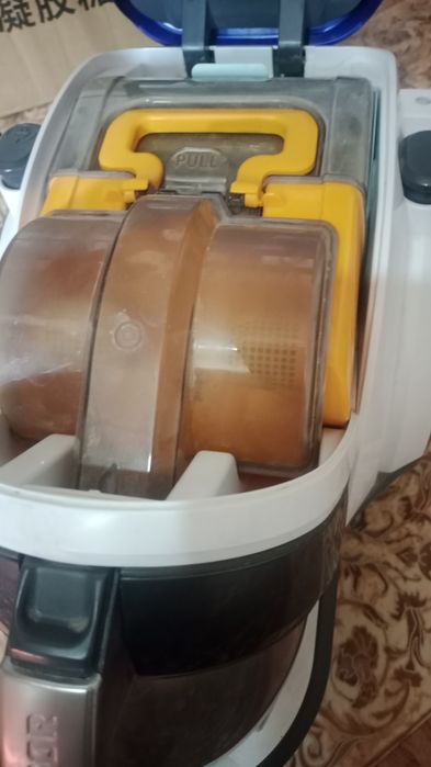 Продам пылесос. Не работает