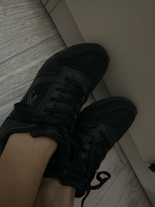 Кроссовки женские