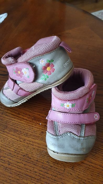 Продам детскую обувь для девочки