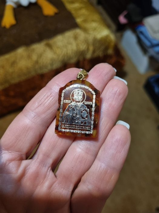 Янтарь : бусы, браслеты