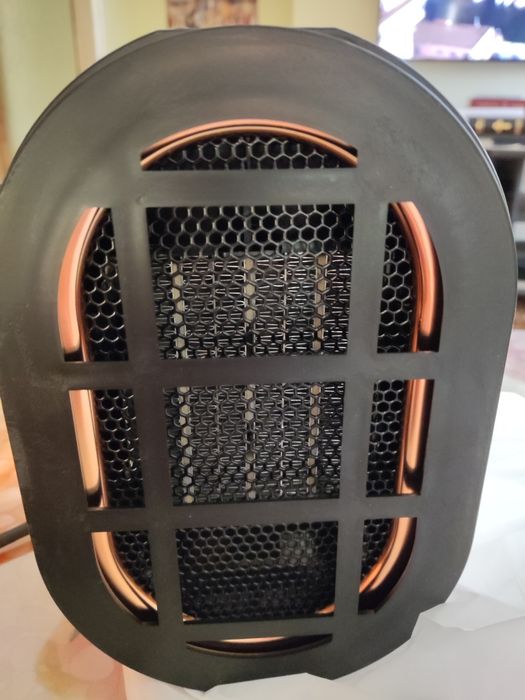 Отоплителен уред с кабел на ток