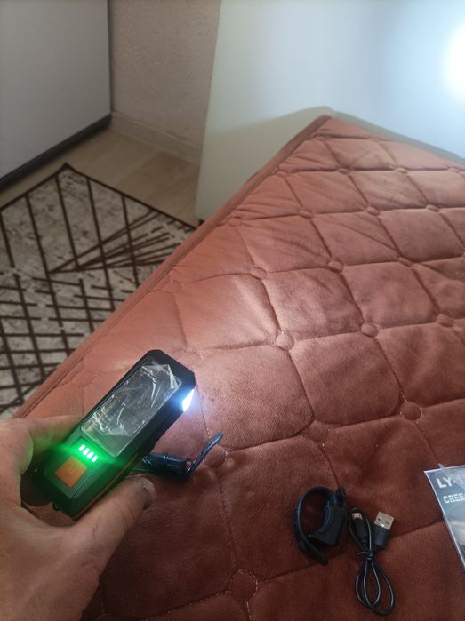 Презареждащи фарове за велосипеди с звукови ефекти