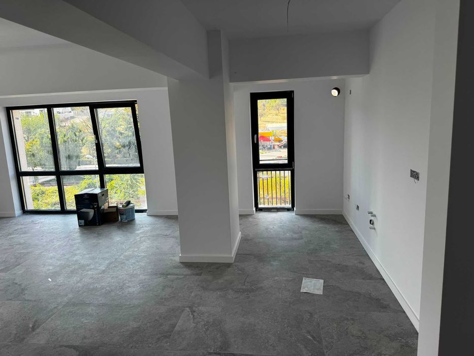 Apartament cu 3 camere de vanzare, predare la cheie, etaj 2, Rm Valcea