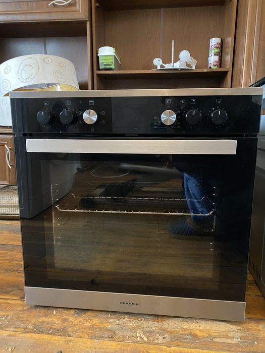 Cuptor electric incorporabil