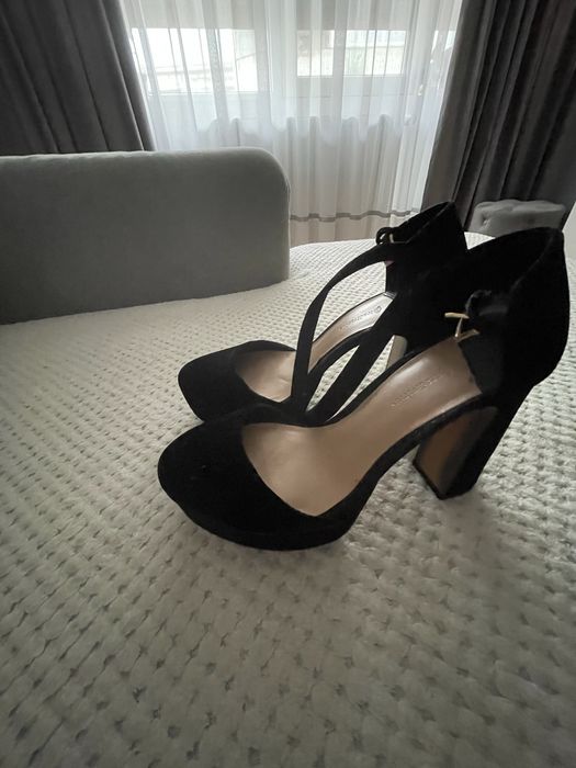 Pantofi cu platforfa marimea 37