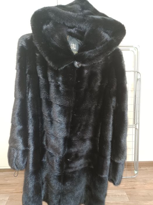 Продам норковую шубу.