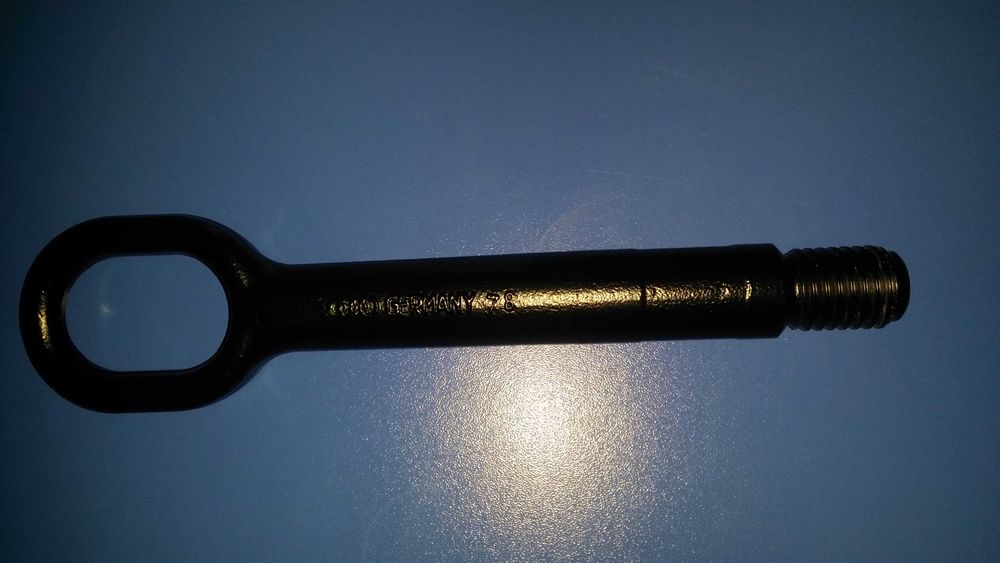 Чисто нова оригинална немска кука за теглене от Audi