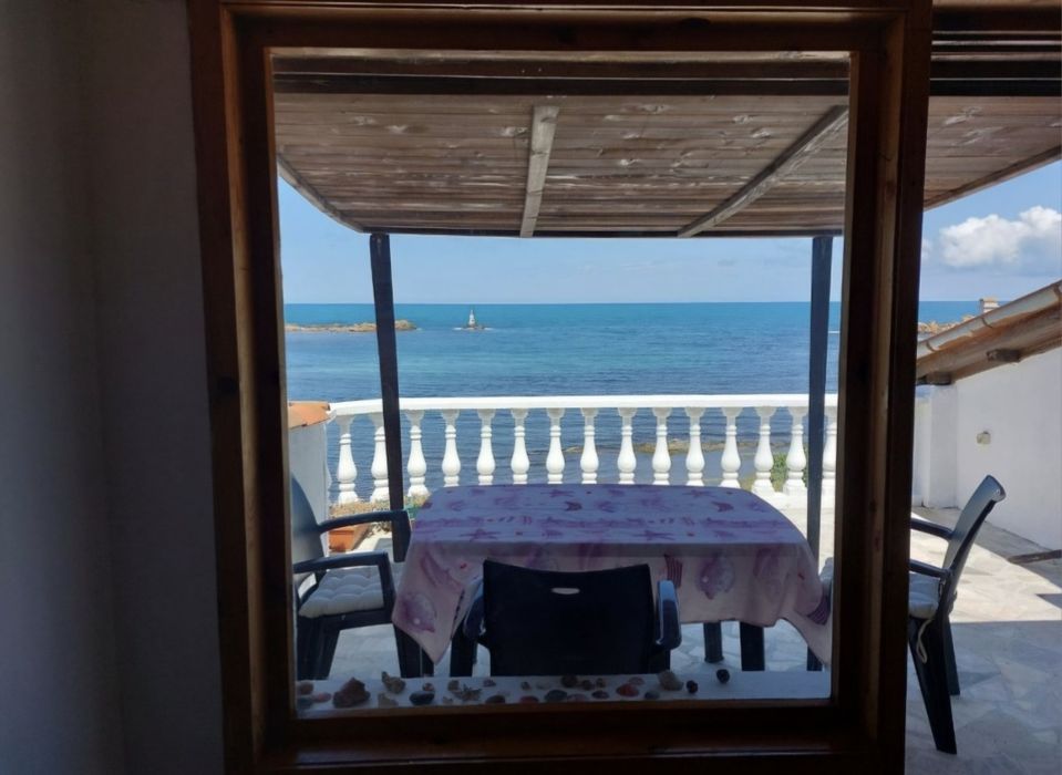 6 местен апартамент в Ахтопол