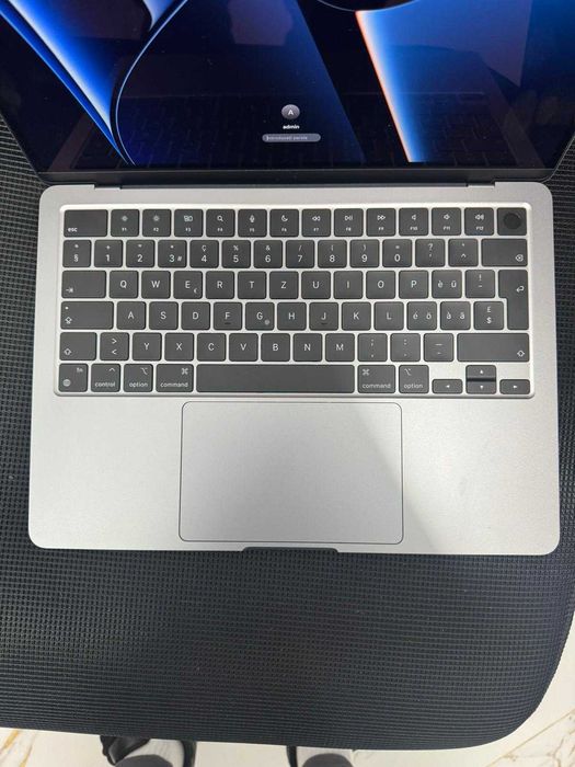 MacBook AIR M2 2022