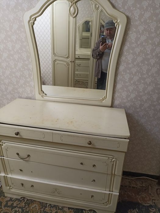 Комнатная мебель