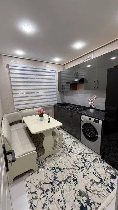 ~Метро Хамза (Новза), 1 комнатная квартира с ремонтом и обстановкой~