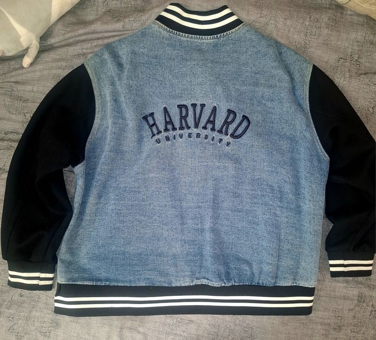 Продаю джинсовую куртку-бомбер