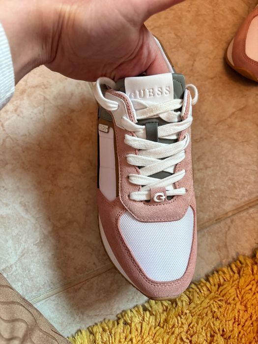 Маратонки Guess нови