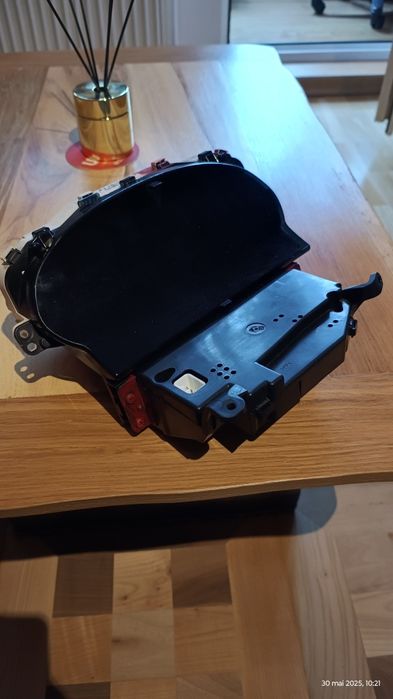 Ceas bord Toyota Yaris 2004 motor 1.0 benzina