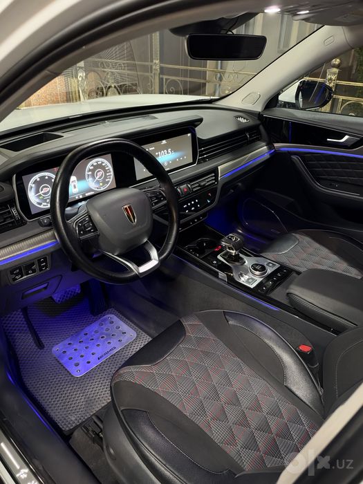 Hongqi hs5