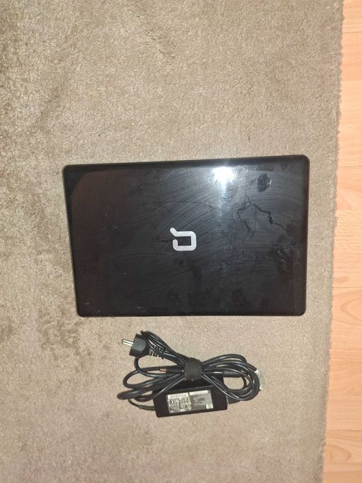 Стари лаптопи и чанта