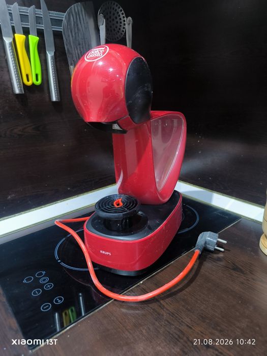 Кафемашина Nescafe Dolce Gusto Infinissima KRUPS - червена