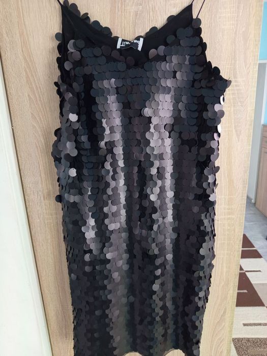 Вечерна еластична рокля