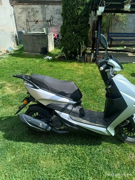 Scuter de vânzare